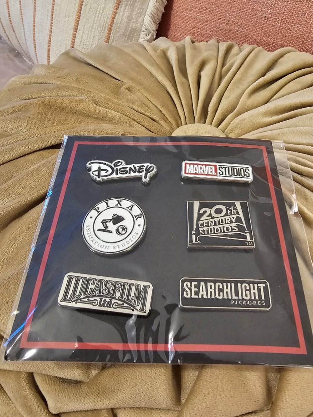 Disney Studio Logos 6 Pin Set Marvel Pixar 20th Century Lucasfilm Searchlight